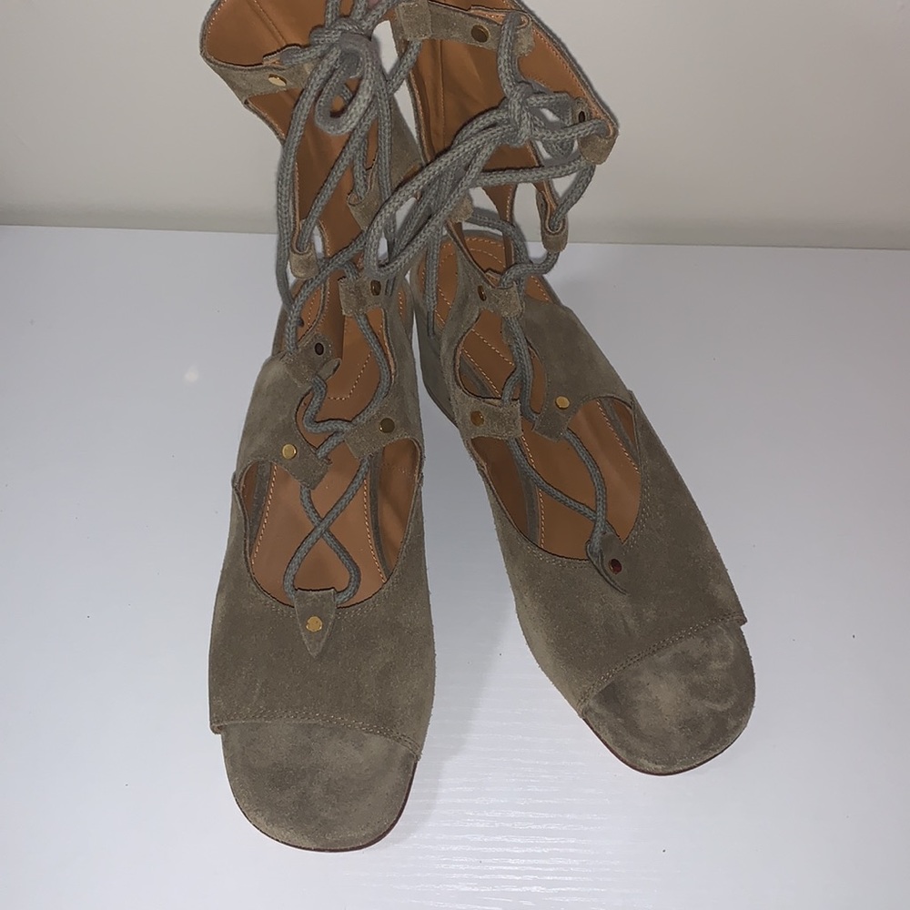 CHLOÈ FOSTER Beige Suede Gladiator Wedge Sandal - Picture 7 of 12